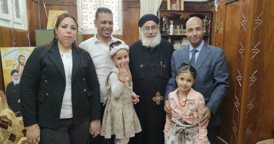 قصة طفلة أعادت خاتما بـ 50 ألف جنيه ورفضت المكافأة وتكريمها في كفر الشيخ.. فيديو