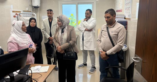 مديرة التأمين الصحى الشامل بالأقصر تتفقد خدمة الأهالى بمستشفى حورس بأرمنت.. صور