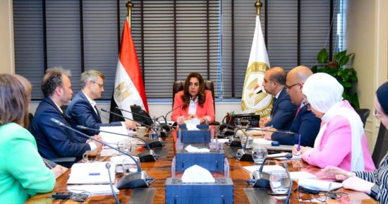 وزارة البيئة تبحث مع" GIZ" طرق التخلص الآمن من المخلفات وتعميمها بـ27 محافظة