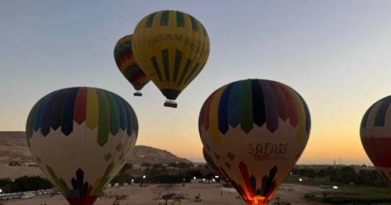 ضيوف مصر تستمتع برحلات البالون الطائر فى سماء الأقصر