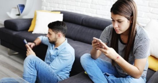 هل استخدام تطبيقات الـ Ai فى حل المشاكل العاطفية يفسدها؟