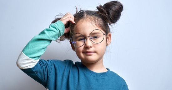لغة الجسد عند الأطفال.. كيف تعرفين ما يحتاجه ابنك فعلا؟