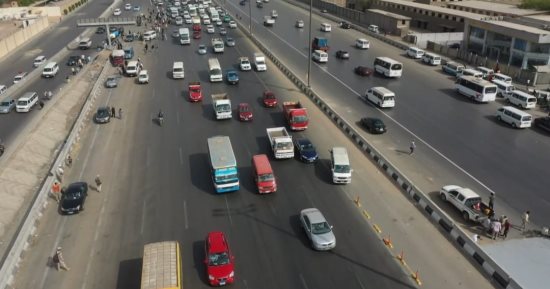 النقل تناشد المواطنين التوعية من مخاطر سلوكيات مستخدمى الطرق السلبية