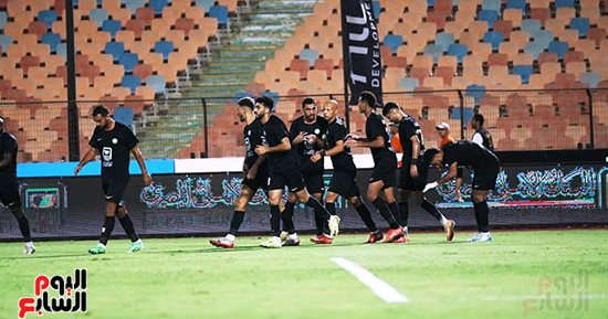 البنك الأهلى يتقدم على الزمالك بهدف أسامة فيصل من ضربة جزاء 