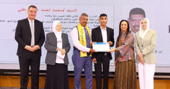 محافظ الإسماعيلية يشيد بجهود دعم النماذج الملهمة ويتابع حملات سلامة الغذاء