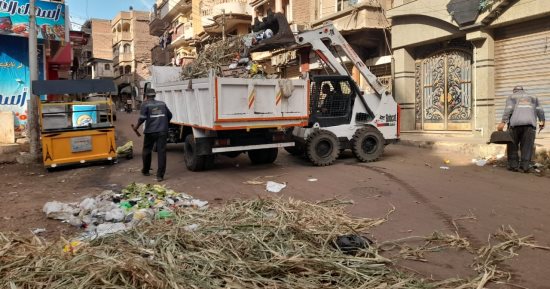 رفع 200 طن مخلفات من شوارع دسوق ورش وتطهير الميدان عقب انتهاء مولد الدسوقى