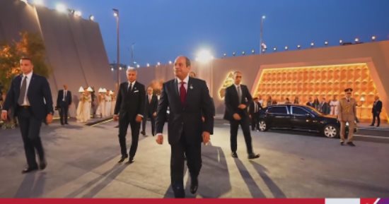 الرئيس السيسى يصل مقر المتحف المصرى الكبير لبدء فعاليات الافتتاح الرسمى