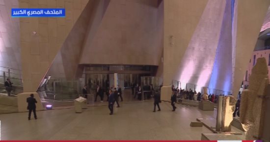 جوهرة فى تاج مصر.. الرئيس التنفيذى لهيئة المتحف المصرى: منارة ثقافية تعيد لمصر ريادتها فى علم المصريات.. أحمد غنيم: نجحنا فى اختبار كل التفاصيل خلال التشغيل التجريبى قبل الافتتاح.. ونعتمد على أحدث تقنيات العرض