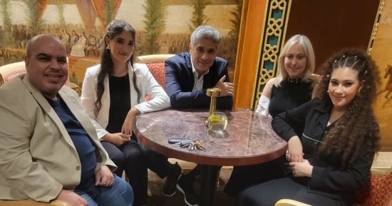 أول حوار مع حفيدتي الفنان عبدالرحمن أبو زهرة بعد تألقهما في افتتاح المتحف الكبير.. أميرة ومريم تعبران عن فخرهما بوجودهما في مصر ومشاركتهما اللحظة التاريخية.. وأحمد أبو زهرة: والدى تابع فقرة حفيدتيه بشغف.. فيديو