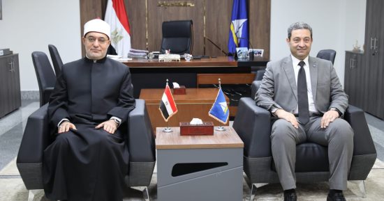 محافظ دمياط يستقبل المفتى لبحث تعزيز التعاون وإنشاء فرع لدار الإفتاء بالمحافظة