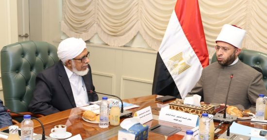 وزير الأوقاف يستقبل نائب رئيس جامعة بالهند لبحث التعاون الدعوي والعلمي
