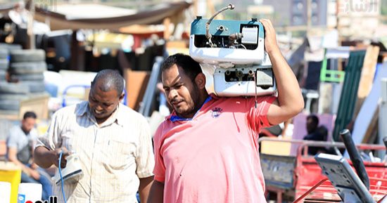 سوق الخردة بمنطقة البساتين.. كنوز إبداعية وتحف فنية