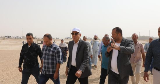 محافظ المنيا يتفقد مخر سيل “السرارية” ويوجه بالتطهير الدوري والمستمر لضمان تصريف مياه الأمطار