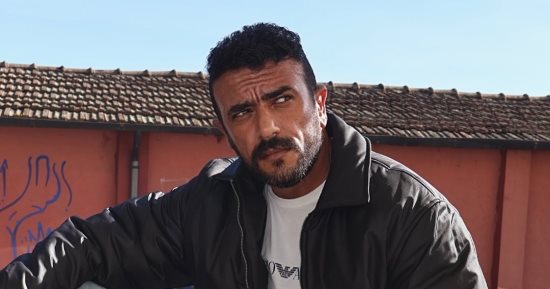 العوضى يحتفل بعيد ميلاده بتوزيع 300 ألف جنيه ويعلق: السنة الجاية مع المدام