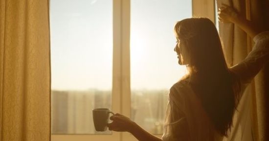 5 طرق هتخلصك من التوتر وتخليك مبسوط الصبح.. مش بس الحلويات