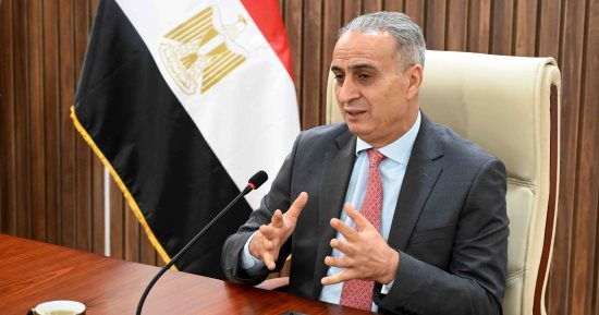جهاز حماية المستهلك يضبط 80 ألف عبوة مياة معدنية مخالفة للمواصفات الصحية .. صور
