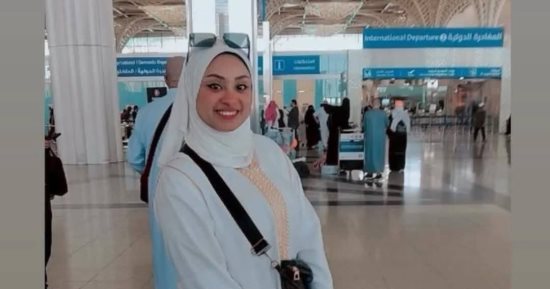 دفاعا عن والدها.. وفاة فتاة بعد أيام من إصابتها بضربة زجاجة شيشة فى سوهاج