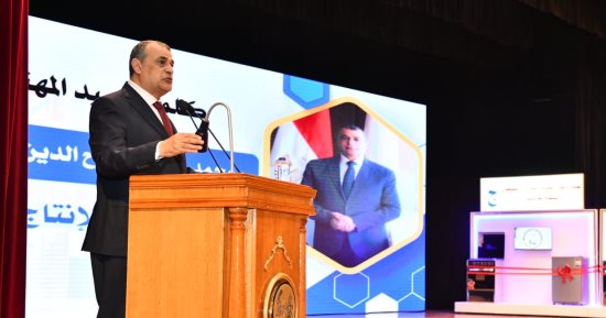 وزير الإنتاج الحربى: الكفاءات البشرية للوزارة حجر الزاوية فى العملية الإنتاجية