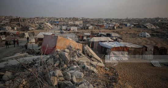 إسرائيل تحرم المدنيين فى قطاع غزة من 350 صنفا غذائيا أساسيا