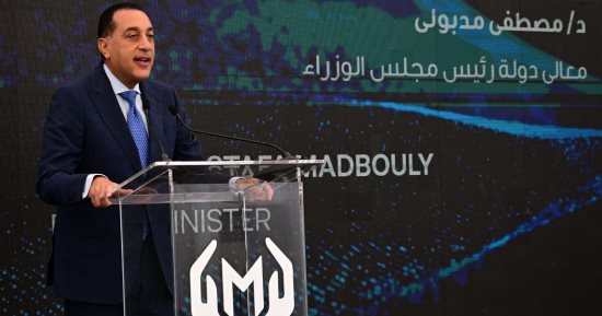 رئيس الوزراء: الحكومة المصرية بذلت جهدا كبيرا فى ملف صناعة السيارات