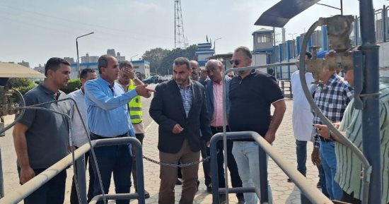رئيس مياه الشرب بالجيزة يواصل جولاته الميدانية بتفقد محطة إمبابة.. صور