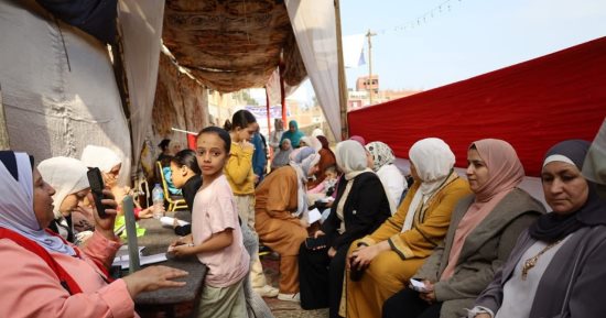 إقبال كثيف للسيدات على لجان منشأة القناطر فى انتخابات مجلس النواب.. صور