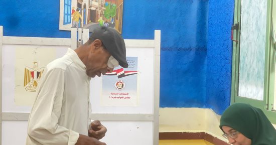 عامل عملية فى عينه ونازل ينتخب.. نصر: دى بلدى ولازم نكون منتمين ليها