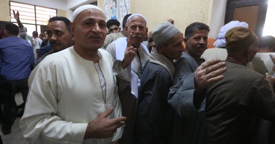 تزايد أعداد الناخبين فى لجان انتخابات مجلس النواب بدائرة العياط .. صور