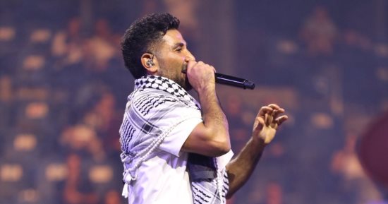 أحمد سعد يرد على ناقدة هاجمته على حديثه في حفله الأخير بألمانيا