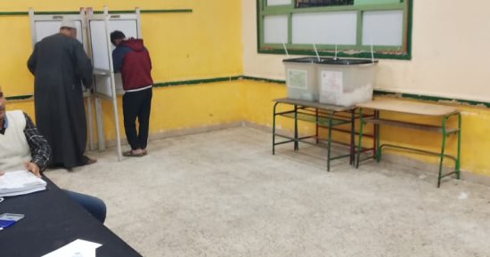 استمرار توافد المواطنين على لجان الوراق فى انتخابات مجلس النواب