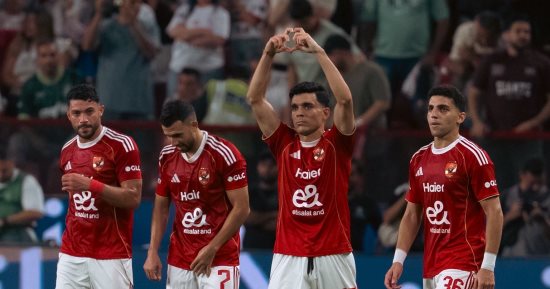 طبيب الأهلى يكشف تطورات حالة أشرف بن شرقى