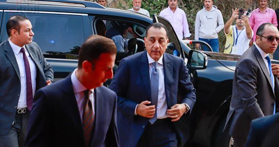 رئيس الوزراء يصل المدرسة اليابانية بالشيخ زايد للتصويت بانتخابات مجلس النواب