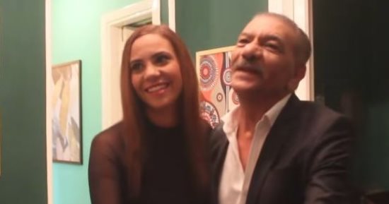 ابنة سيد رجب ترقص مع والدها احتفالاً بنجاح لينك فى لوكيشن التصوير