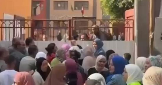 الطبل والمزمار يزينان مشهد التصويت بانتخابات النواب فى منشأة القناطر.. صور