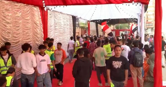 أعداد الناخبين تتضاعف وتعرقل حركة المرور أمام لجان الهرم