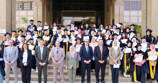 تخريج 100 طالب وطالبة من دبلوم خفض الطلب على المخدرات بجامعة القاهرة