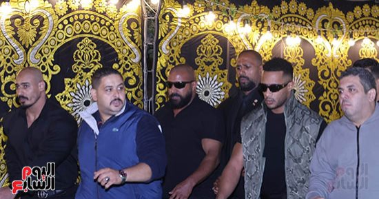 محمد رمضان يقدم واجب العزاء فى إسماعيل الليثى.. صور 