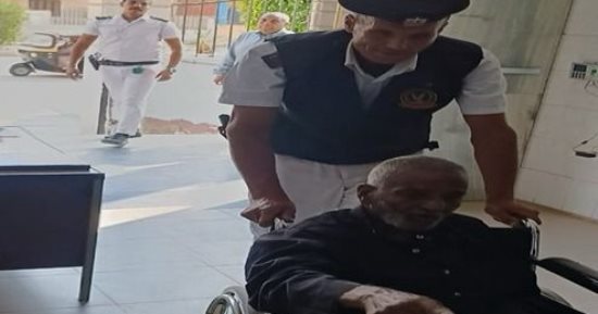 الأجهزة الأمنية بالقاهرة تستجيب فوريا لاستغاثة مسن من ذوى الاحتياجات الخاصة