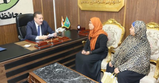 محافظ المنوفية يقرر صرف مساعدات مالية وعينية لعدد من الحالات الإنسانية