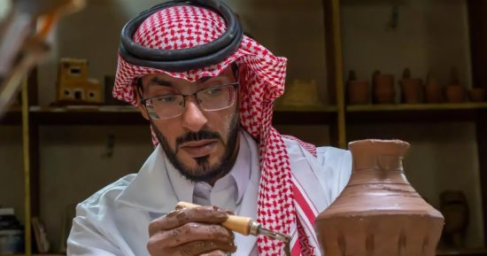 فن الخزف والفخار بالجوف.. أصالة الحرفة وتجسيد عراقة التراث السعودى