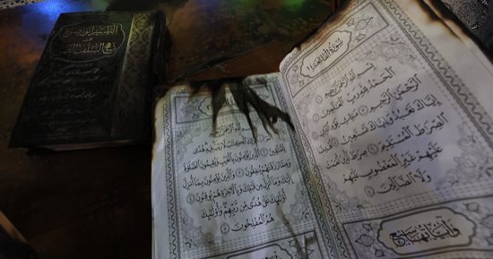 المصاحف لم تصبها النيران.. مستوطنون يحرقون مسجدًا بالضفة الغربية