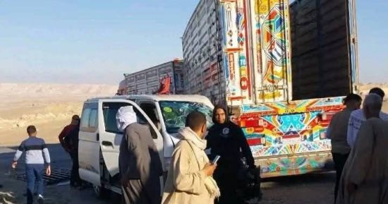 إصابة 8 اشخاص فى حادث تصادم سيارتين بالطريق الإقليمى