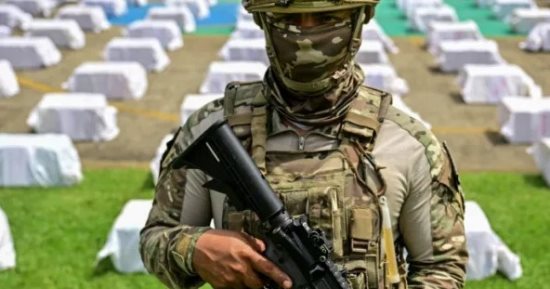 عملية القرن.. إحباط تهريب 13.5 طن كوكايين وسط المحيط الهادئ