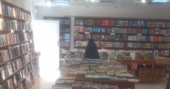 مباشر من معرض الكتاب في كفر الشيخ وسعر الكتاب يبدأ من 5 جنيهات.. فيديو