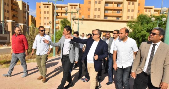 محافظ أسيوط يتفقد مواقع مقترحة لإنشاء أول نادٍ للذكاء الاصطناعى بالمحافظة