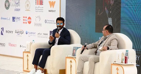 خالد النبوى: عمال السينما بذلوا مجهودا كبيرا فى المهاجر ووالديّ أساس كل شىء
