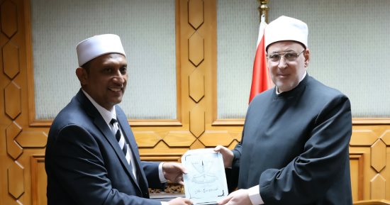 وكيل الأزهر يلتقي وزير الشؤون الدينية بماليزيا لبحث سبل تعزيز التعاون