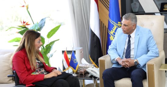 محافظ أسوان يستقبل المشرف العام على المجلس القومى لذوى الإعاقة