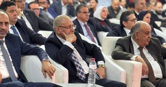 ملحمة شعبية فى حب الوطن.. الأغاني الوطنية وأعلام مصر تملأ استاد القاهرة.. حشود تدعم مرشحى الجبهة الوطنية بالقائمة والفردى.. القصير: يوم الانتخابات يوم للوطن.. شعراوي: الشباب أساس التغيير السياسى فى مصر