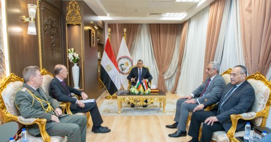 وزير الدولة للإنتاج الحربي يستقبل سفير بلغاريا بالقاهرة